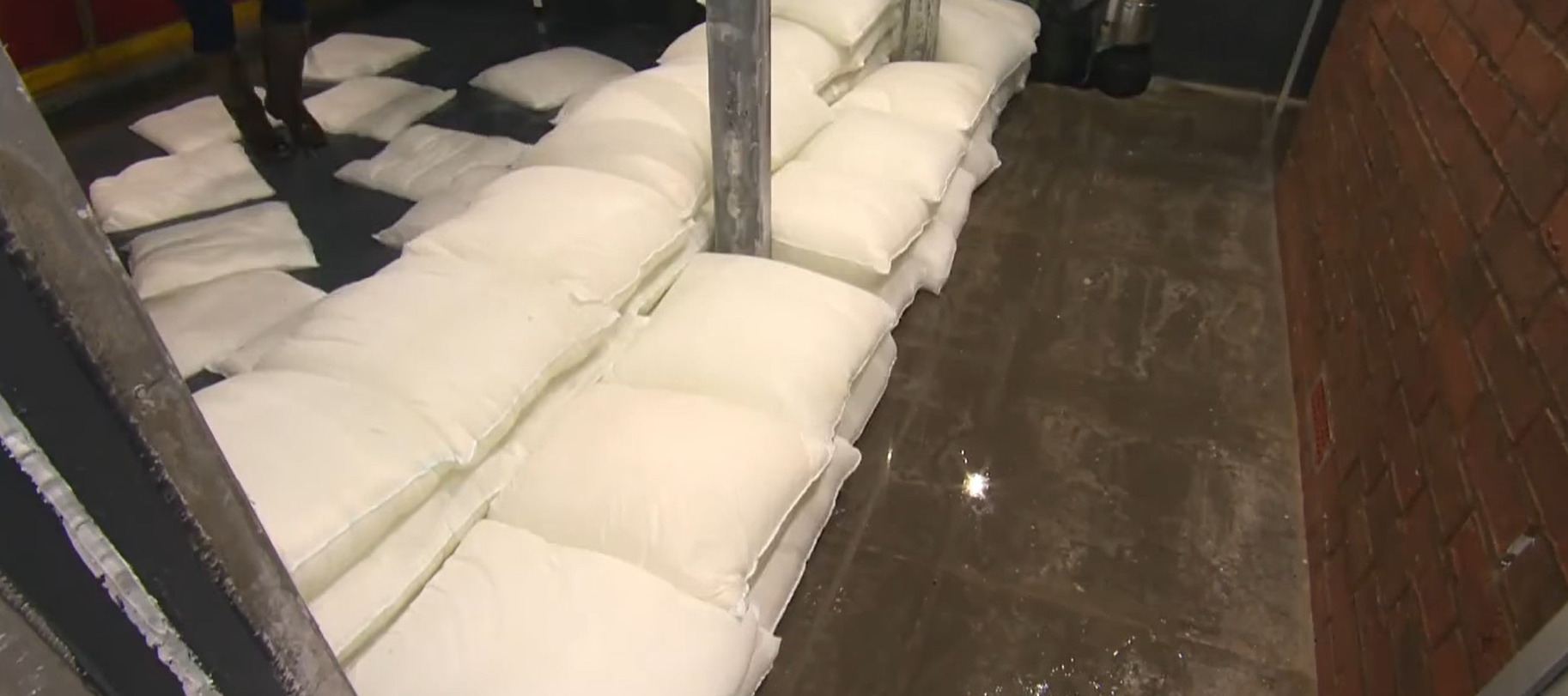 Floodsax - Hochwasserschutz - effektiv und modern Floodsax als Wasserschutz in einem Keller